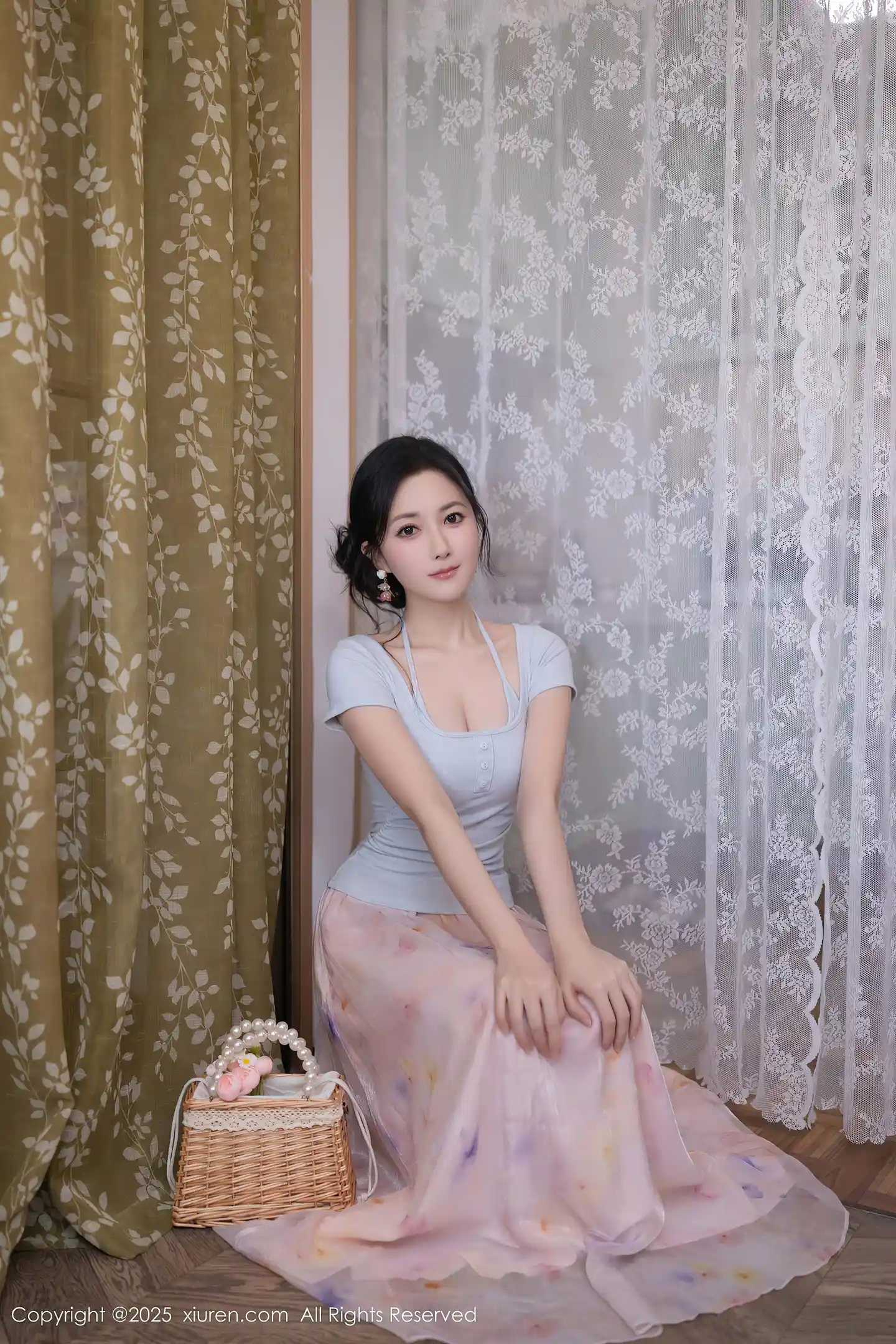 图片[3]-[XiuRen秀人网]VOL.10656 模特鱼子酱Fish性感粉色薄纱裙露开档肉丝秀曼妙身姿诱惑写真80P-秀人网官方网站